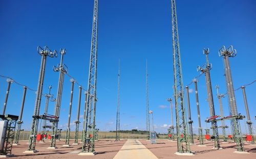 Netzausbau erleben - Vor-Ort beim SuedOstLink: G.E.O.S. besucht Kabelabschnittsstation und Rohrvortrieb