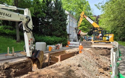 Erneuerung von Trinkwasser- und Regenwasserleitungen Helbersdorfer Straße Chemnitz, G.E.O.S. übernimmt Planung für Fahrbahnerneuerung