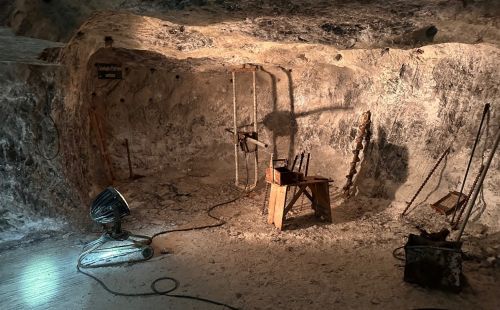 G.E.O.S. im Endlager Morsleben: Demonstrationsbauwerke, Streckenabdichtungen und Verfahrenstechnik für die sichere Stilllegung.