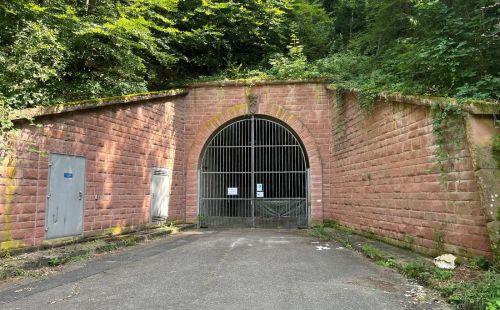 G.E.O.S. begleitet Wiederaufnahme von Flussspatbergbau in Lagerstätte Käfersteige / Pforzheim: Rahmenbetriebsplan, Wasserrecht, Koordination