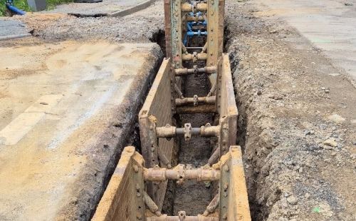 Erneuerung von Trinkwasser- und Regenwasserleitungen Helbersdorfer Straße Chemnitz, G.E.O.S. übernimmt Planung für Fahrbahnerneuerung