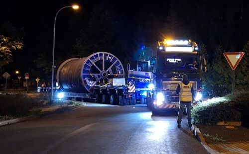 Logistikkonzept SuedOstLink: Erster Kabeltransport in Eisenberg, Analyse, Abstimmung und Begleitung durch G.E.O.S.