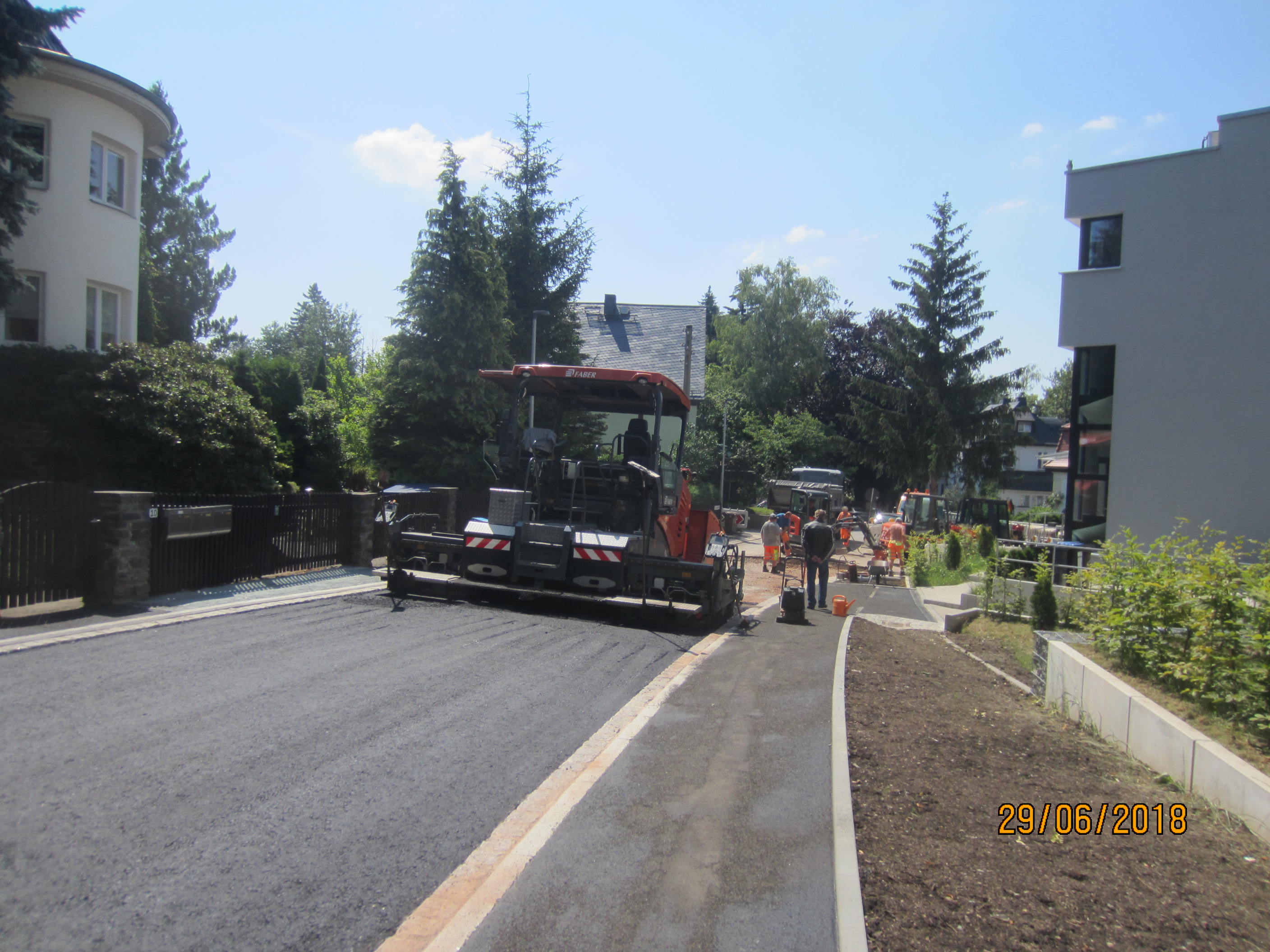 Straßenplanung für den abschnittsweisen Neubau und Ausbau einer ...